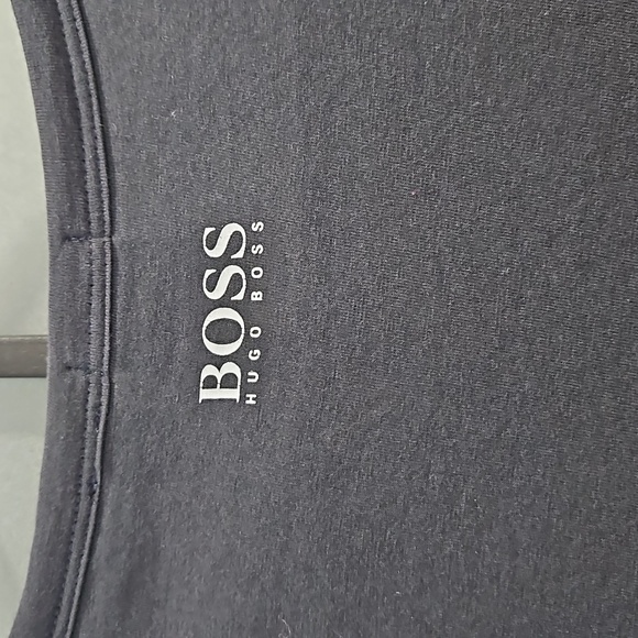 Hugo Boss Tshirt - Picture 6 of 9